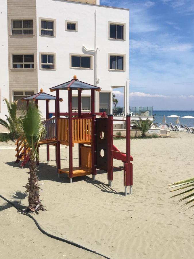 Larnaca Beach Apartment 1A Eksteriør billede