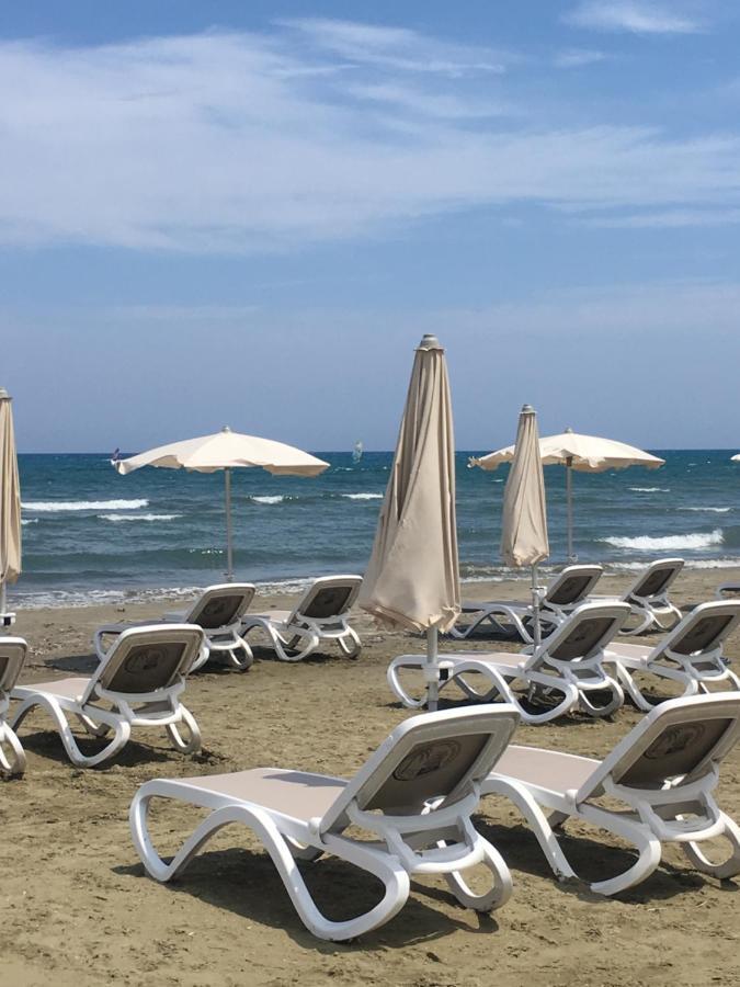 Larnaca Beach Apartment 1A Eksteriør billede